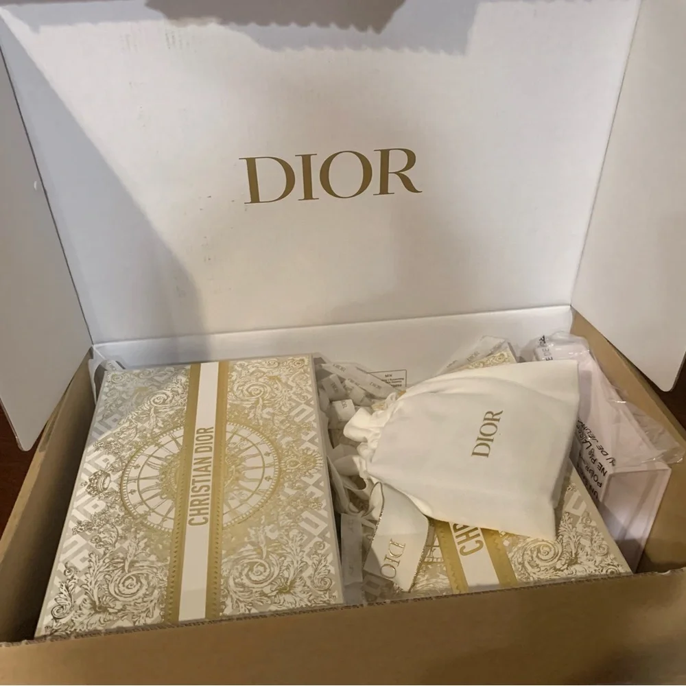 Absolute stunning brand new silver sparkly authentic Dior cosmetic bag, limited